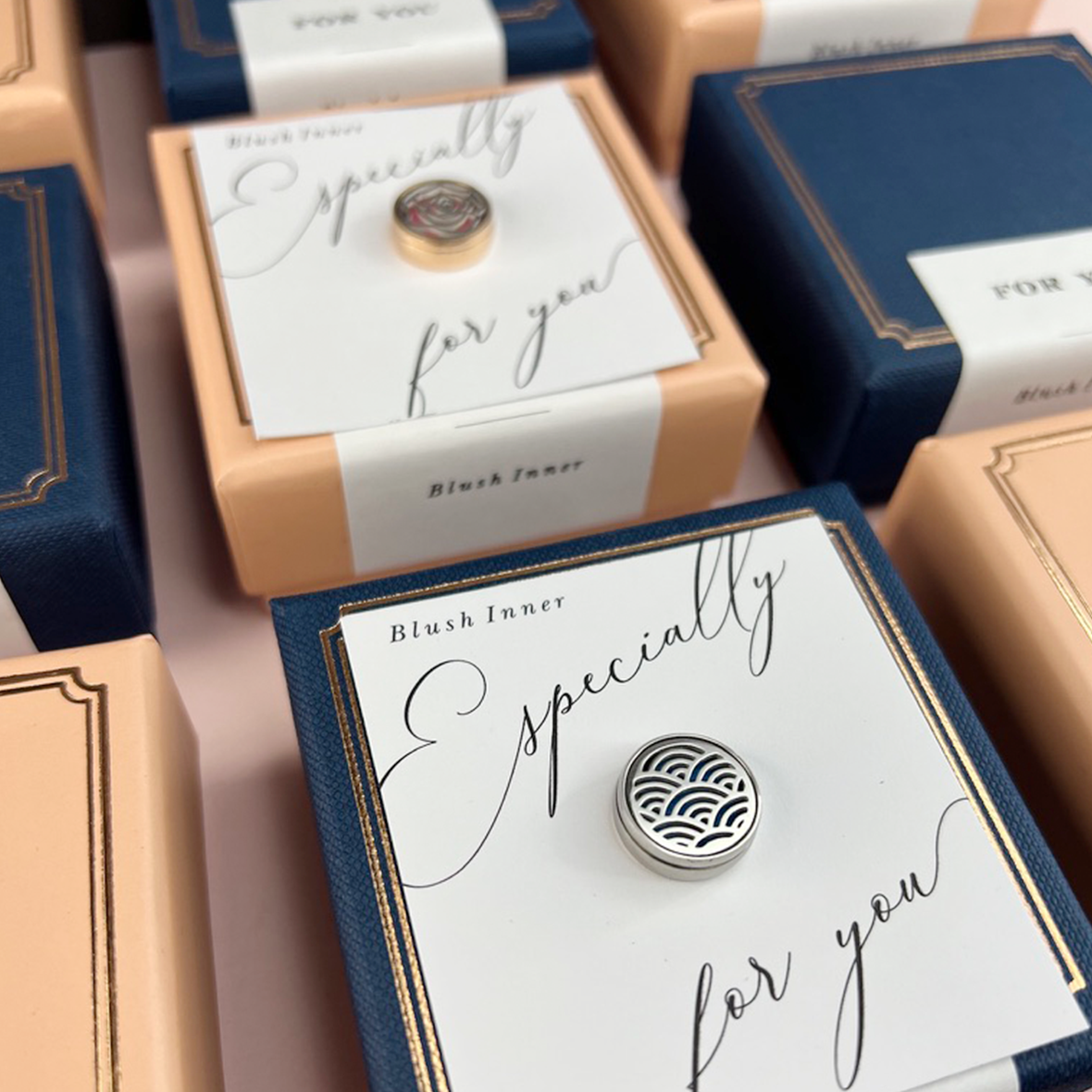 口罩香薰釦 (浪🌊 / 花🌹/ 笑🙂) + 2ml香薰油禮盒套裝 🎁