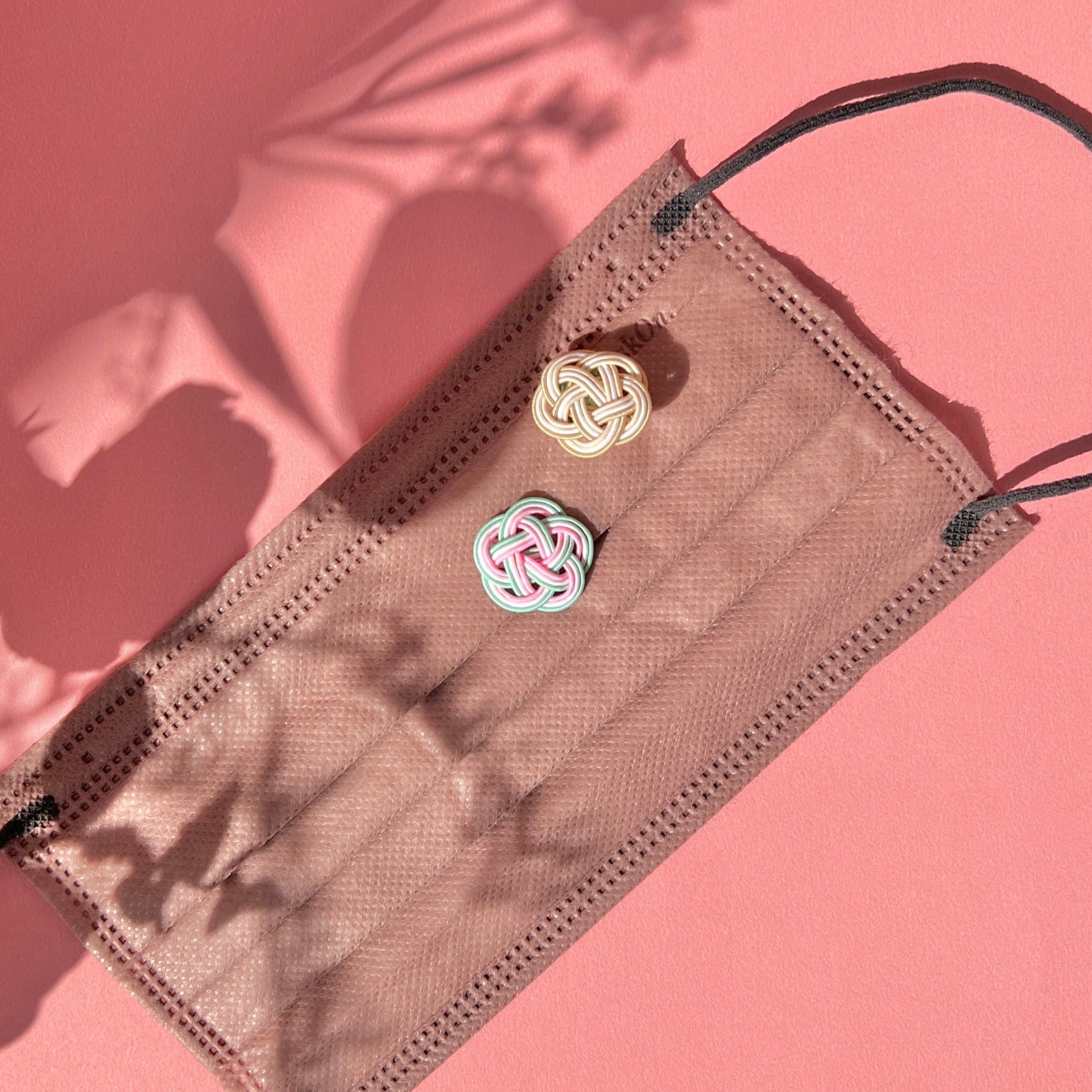 日式繩結藝術🌸梅結口罩香薰釦 + 2ml香薰油禮盒套裝🎁