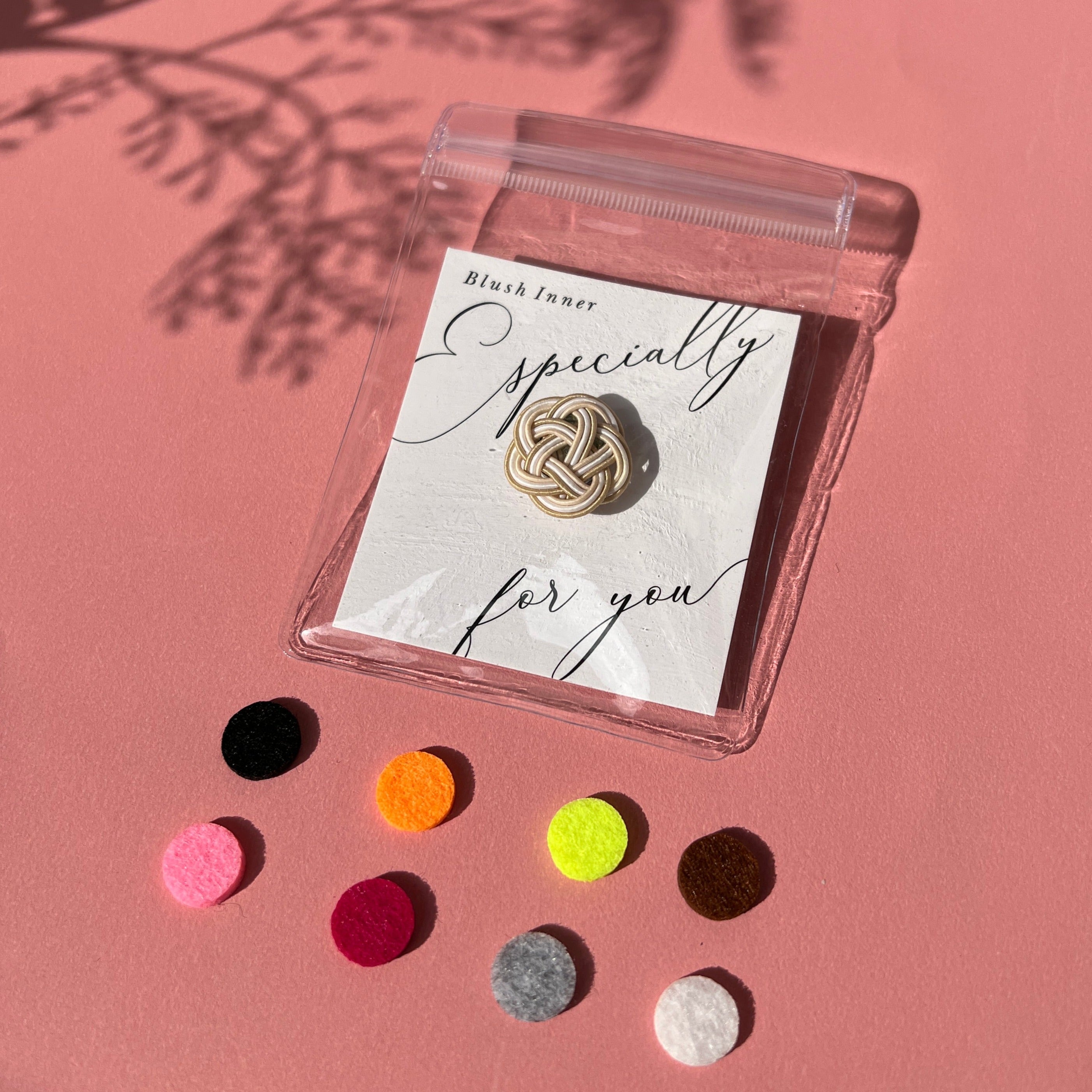 日式繩結藝術🌸梅結口罩香薰釦 + 2ml香薰油禮盒套裝🎁