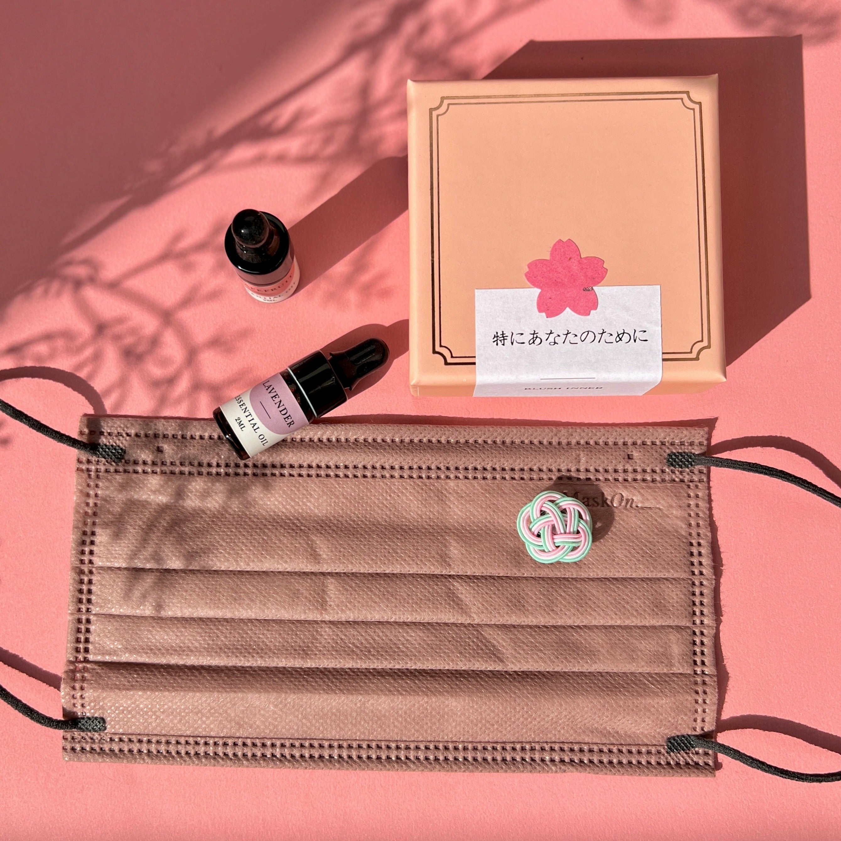 日式繩結藝術🌸梅結口罩香薰釦 + 2ml香薰油禮盒套裝🎁